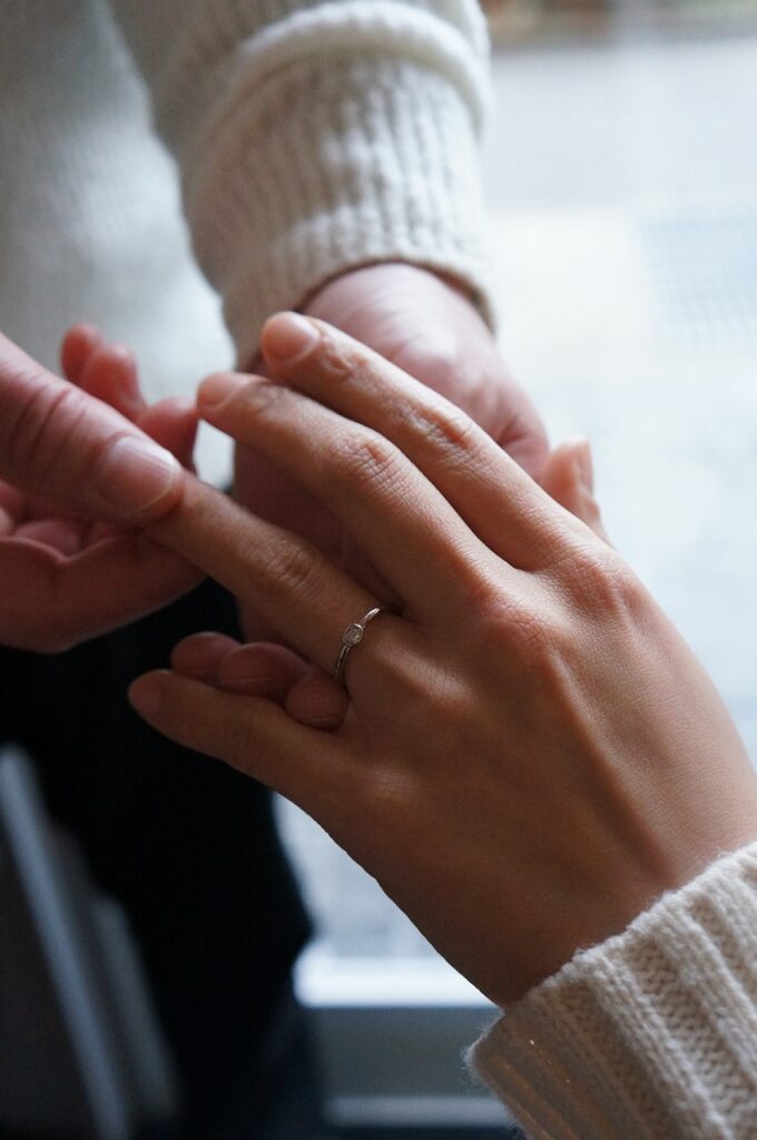鳥取市から　彼女のお気に入りの一点物を婚約指輪として